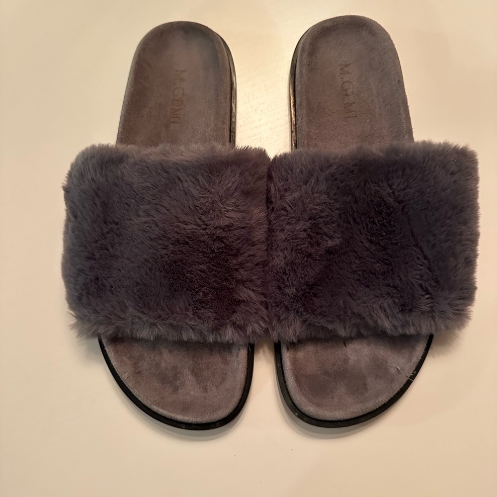 M. GEMI Gray Slide Sandals